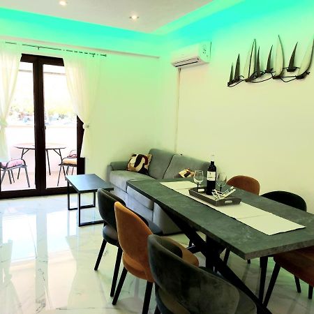 Apartman S Dvije Spavace Sobe Poreč Exterior foto