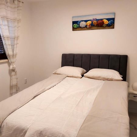 Apartman S Dvije Spavace Sobe Poreč Exterior foto
