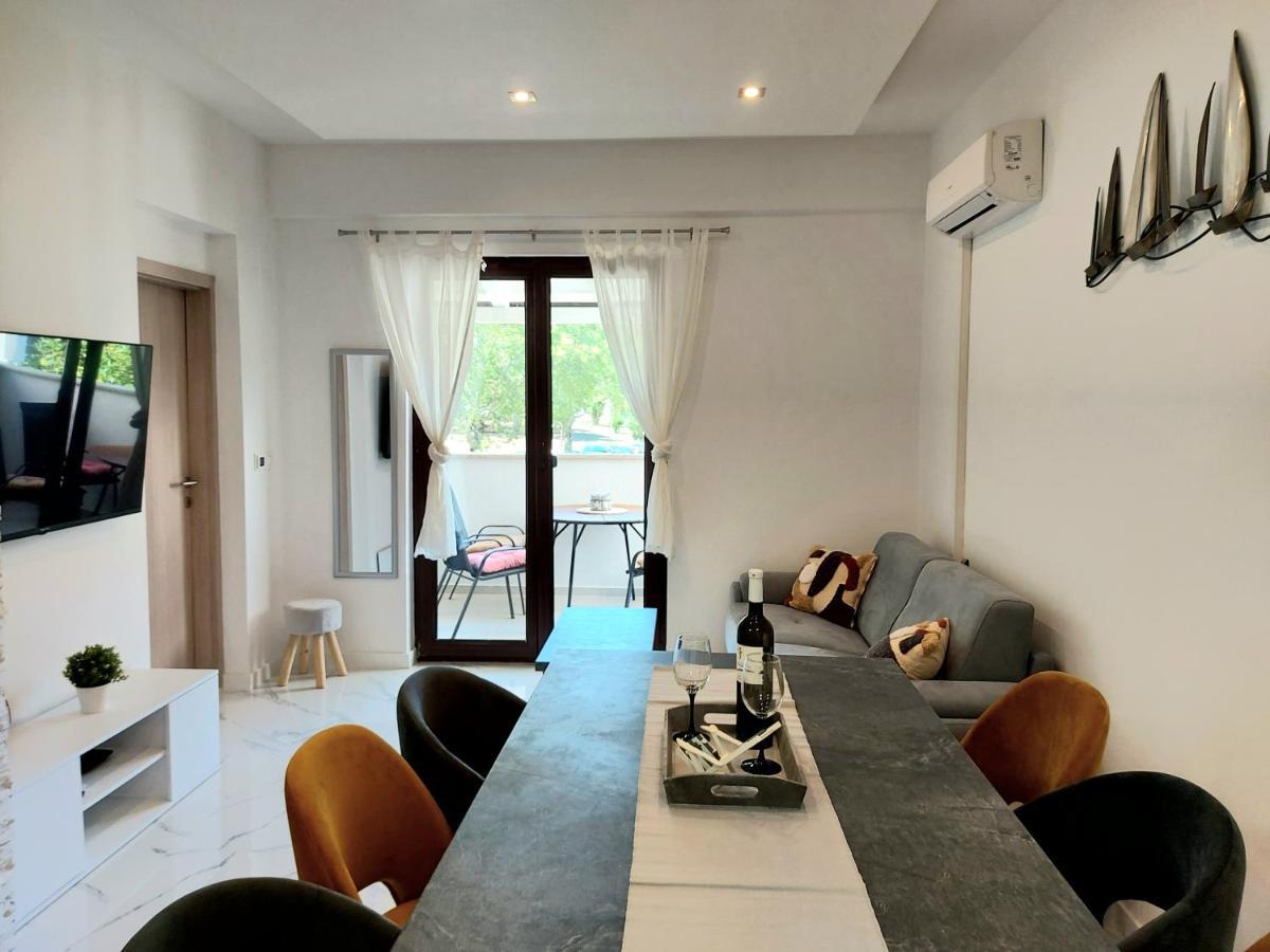 Apartman S Dvije Spavace Sobe Poreč Exterior foto